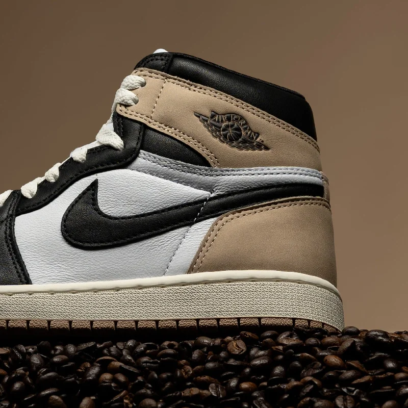 Women's Air Jordan 1 Retro High OG 'Latte' - Black/Legend Medium Brown