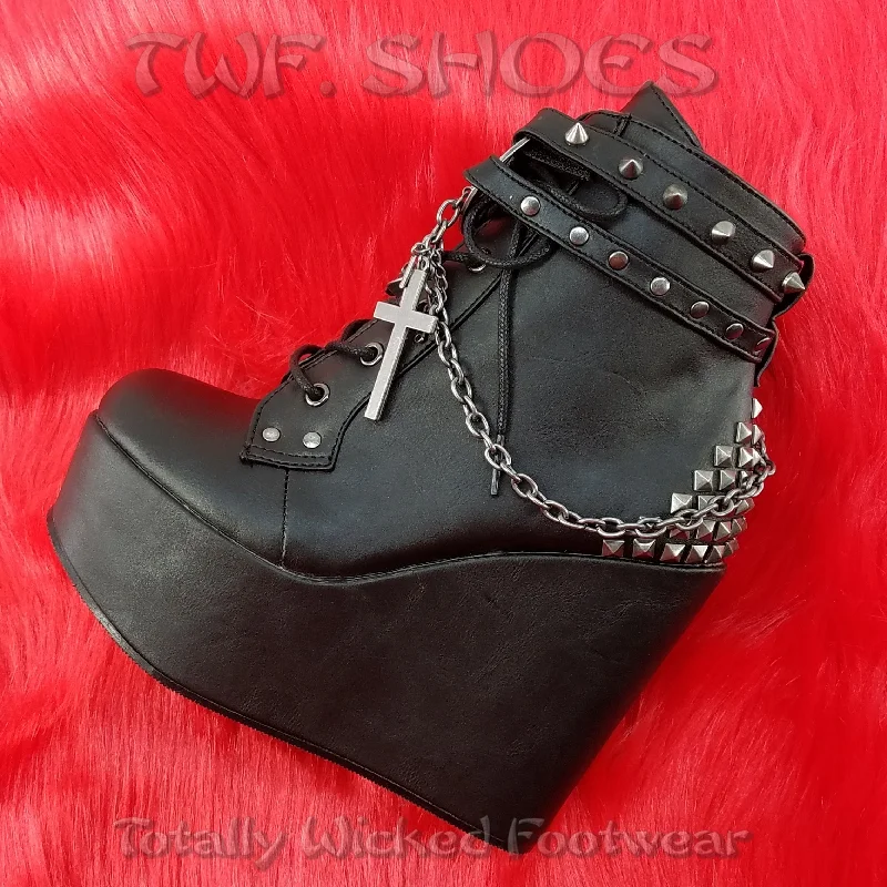 Poison 101 Goth Punk Platform Ankle Boot 5