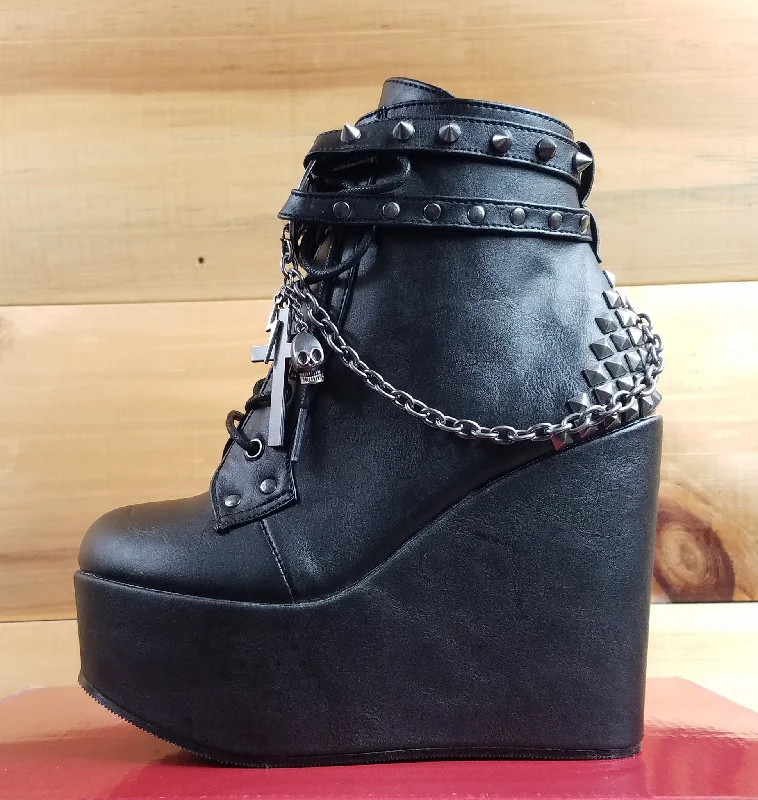 Poison 101 Goth Punk Platform Ankle Boot 5