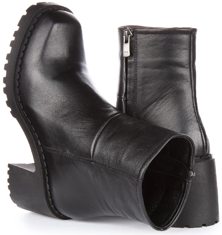 Melina Ankle Boots In Black