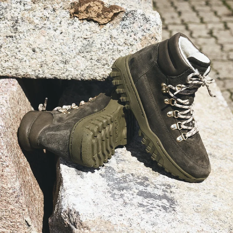 Iris Track Suede Boot (Moss)