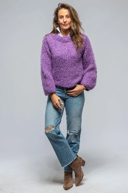 Beatrix Lux Cashmere Sweater In Lavender